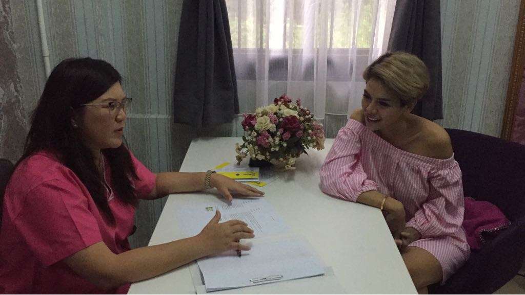 Demi Dipo Latief, Nikita Mirzani Jalani Operasi Organ Intim