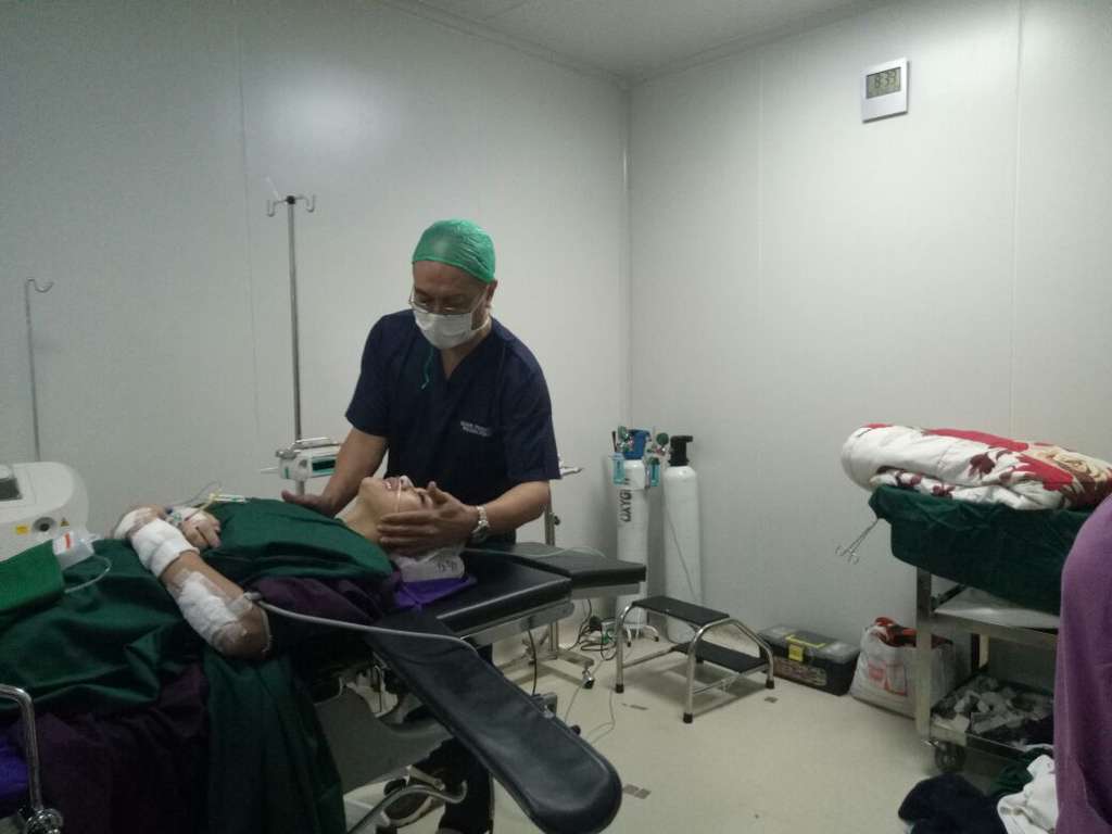 Demi Dipo Latief, Nikita Mirzani Jalani Operasi Organ Intim