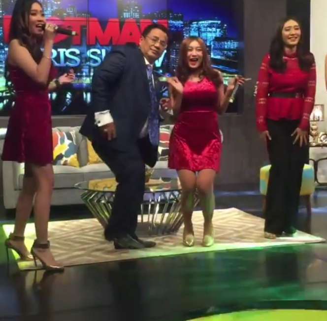 Joget Bareng Duo Serigala, Begini Gaya Hotman Paris 