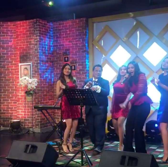 Joget Bareng Duo Serigala, Begini Gaya Hotman Paris 