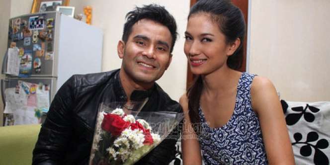 5 Mantan Puteri Indonesia yang Jatuh ke Pelukan Artis Ganteng