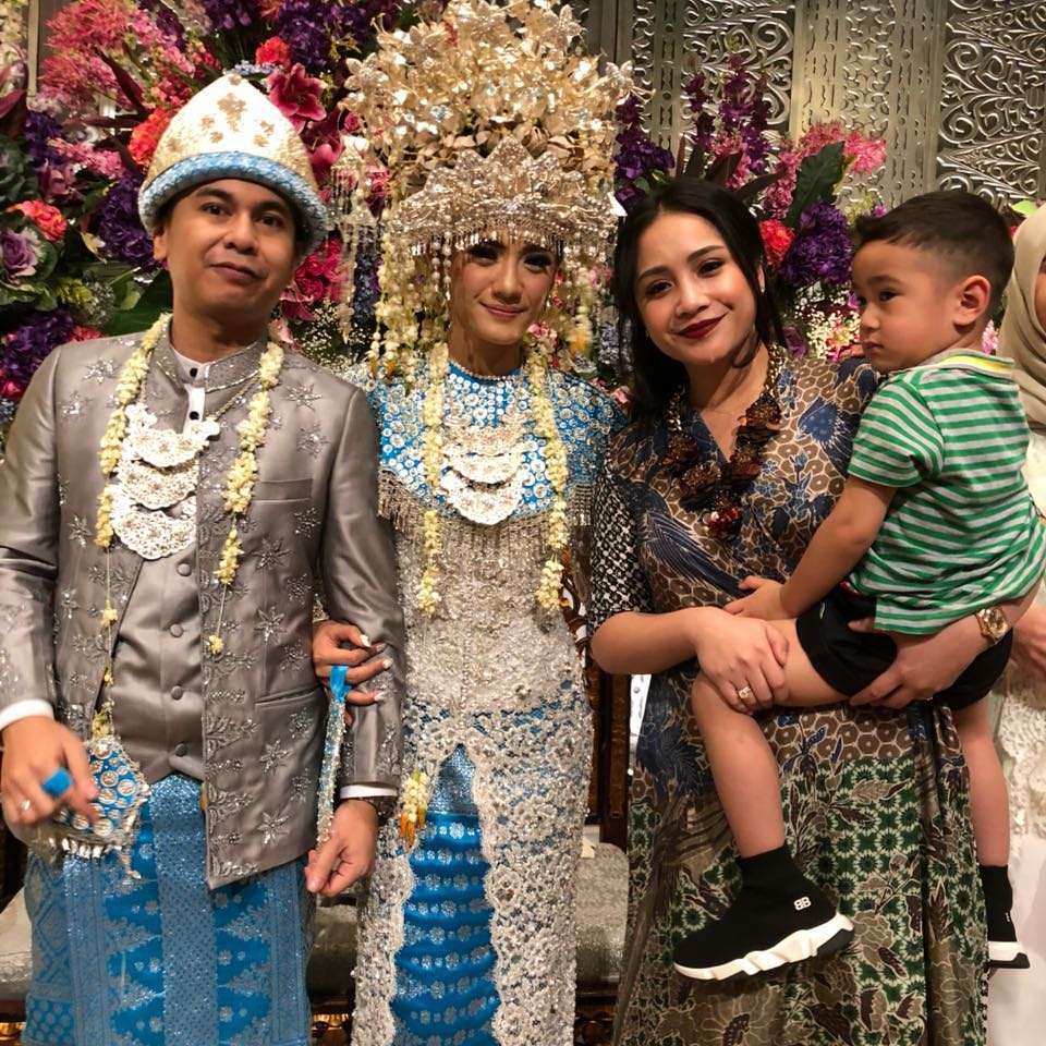 Gaya Para Seleb di Resepsi Raditya Dika, Ada Jokowi Juga