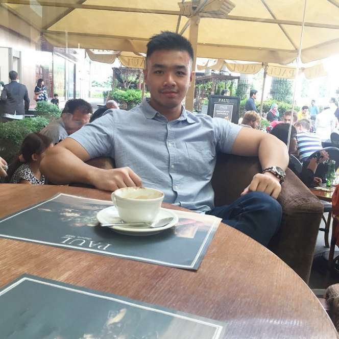 Jarang yang Tahu, Ini Sosok Adik Tina Toon yang Tampan