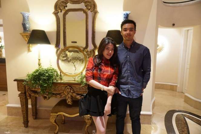 Jarang yang Tahu, Ini Sosok Adik Tina Toon yang Tampan