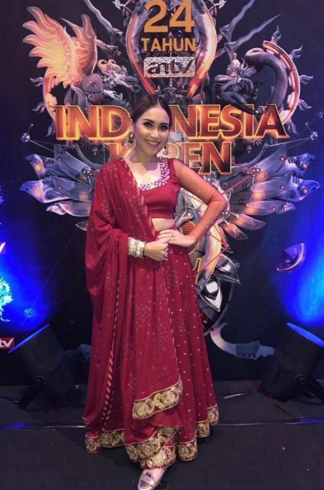 Gaya 6 Seleb Berbusana India, Siapa Paling `Bollywood`?