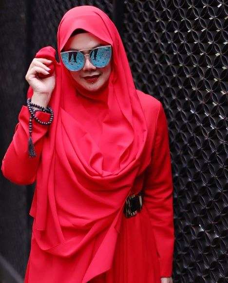 Sarita Abdul, Ibunda Shafa Harris yang Glamor dan Modis