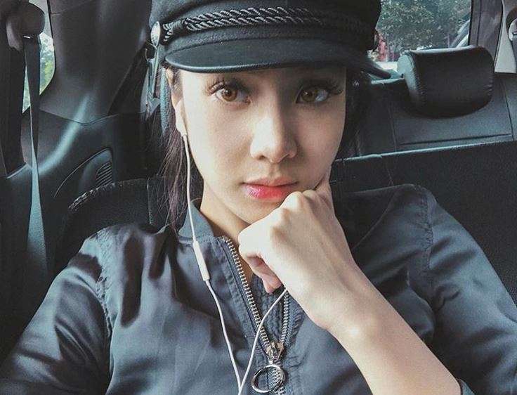 Anya Geraldine, Selebgram `Ratu Endorse`