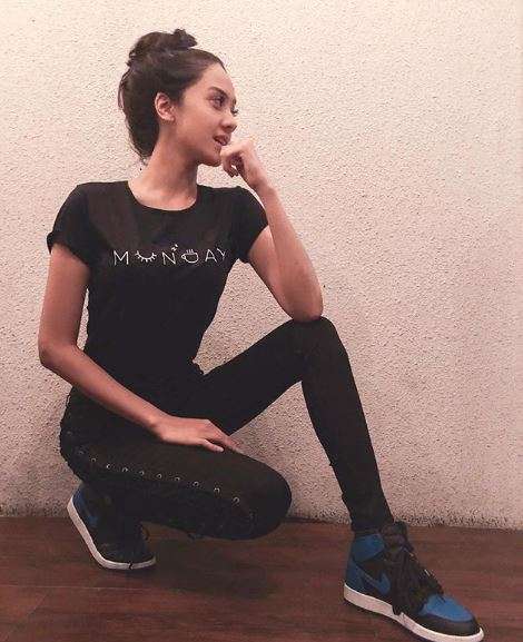 Anya Geraldine, Selebgram `Ratu Endorse`