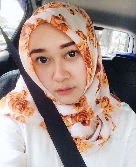 Pensiun Ngartis, Mantan Anggota Cherrybelle Ini Bikin Pangling