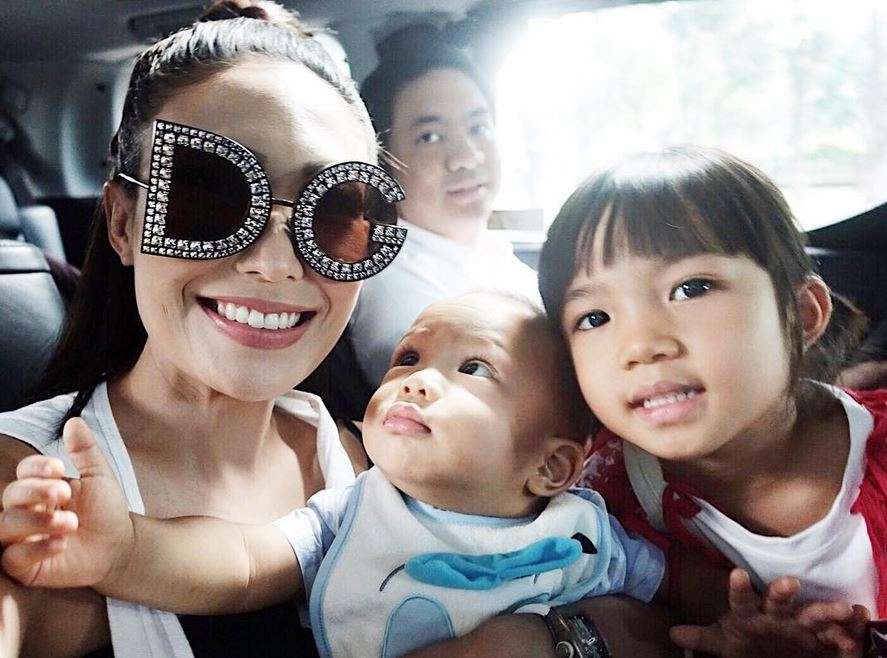 Jadi Emak Terkece, 4 Alasan Kocak Ayu Dewi Bikin Ngakak