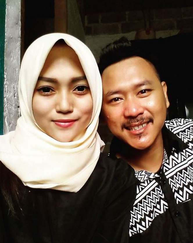 Pesona Ayunda Harun, Menantu Gogon Srimulat yang Cantik