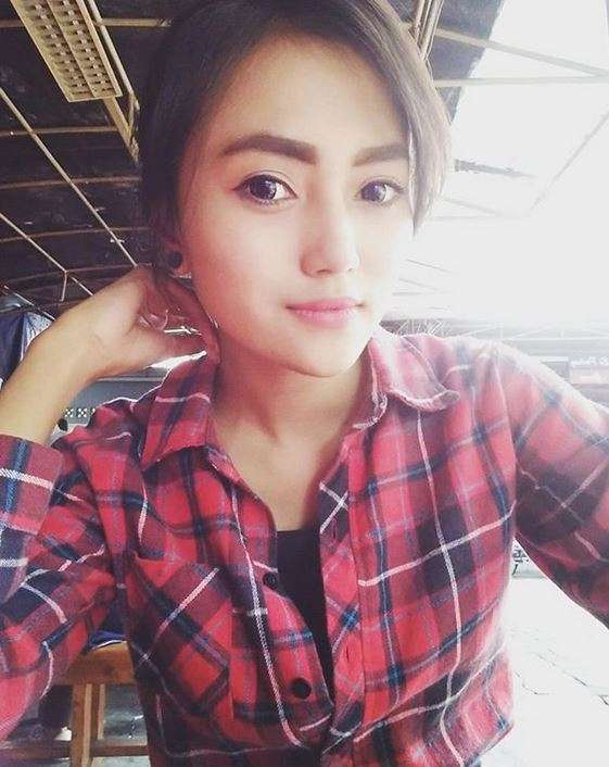 Pesona Ayunda Harun, Menantu Gogon Srimulat yang Cantik