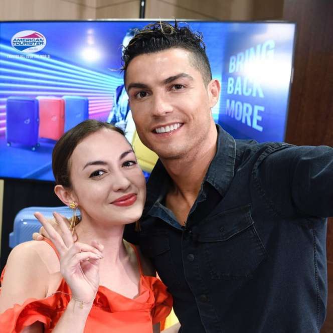 Foto Bareng Cristiano Ronaldo, Rianti Cartwright Bikin Iri