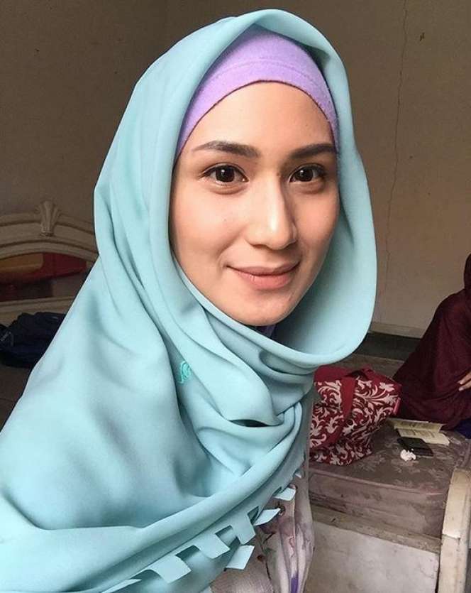 Dulu Populer, Artis Cantik Ini Kini Memilih Jualan Pempek