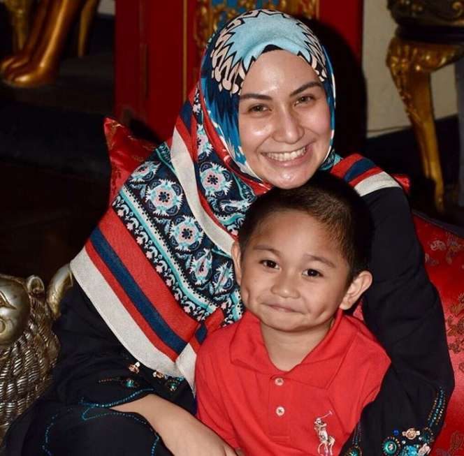 Dulu Populer, Artis Cantik Ini Kini Memilih Jualan Pempek