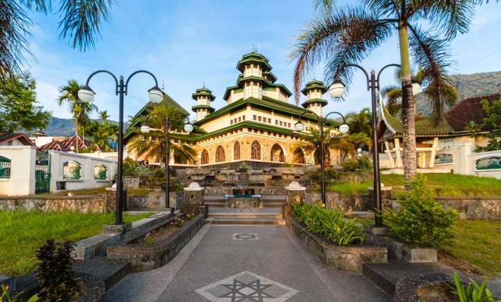 Tak Hanya Indah, 5 Masjid Ini Nyaman untuk Wisata Religi