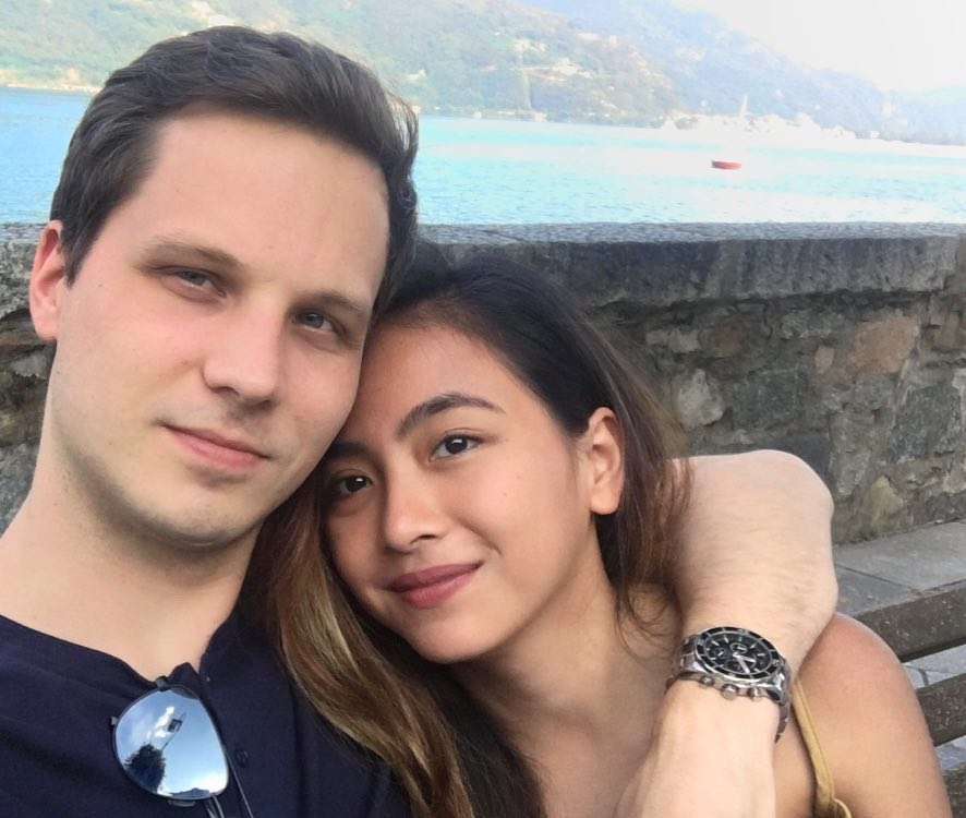 4 Seleb Cantik Ini Menikah dengan Bule Mualaf