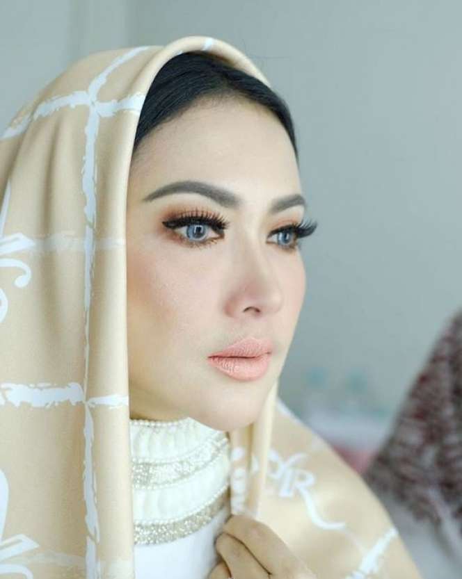 6 Artis Ini Dikenal Paling Rajin Lakukan Umroh ke Tanah Suci