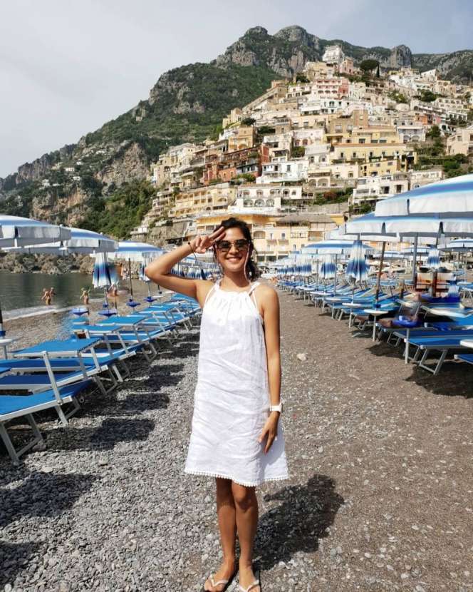 Dian Sastro dan Suami Liburan di Italia, Mesra Banget