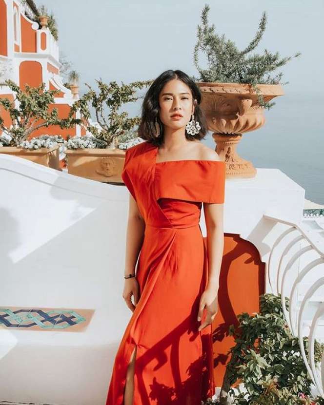 Dian Sastro dan Suami Liburan di Italia, Mesra Banget