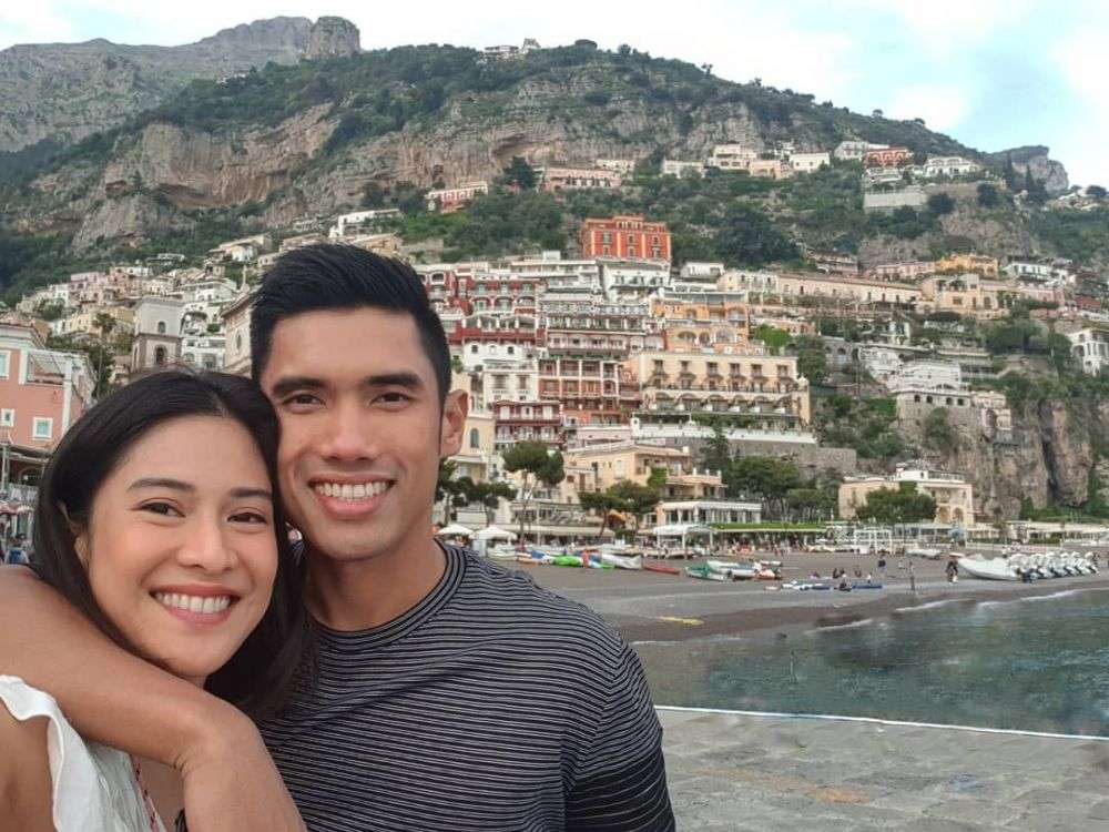 Dian Sastro dan Suami Liburan di Italia, Mesra Banget
