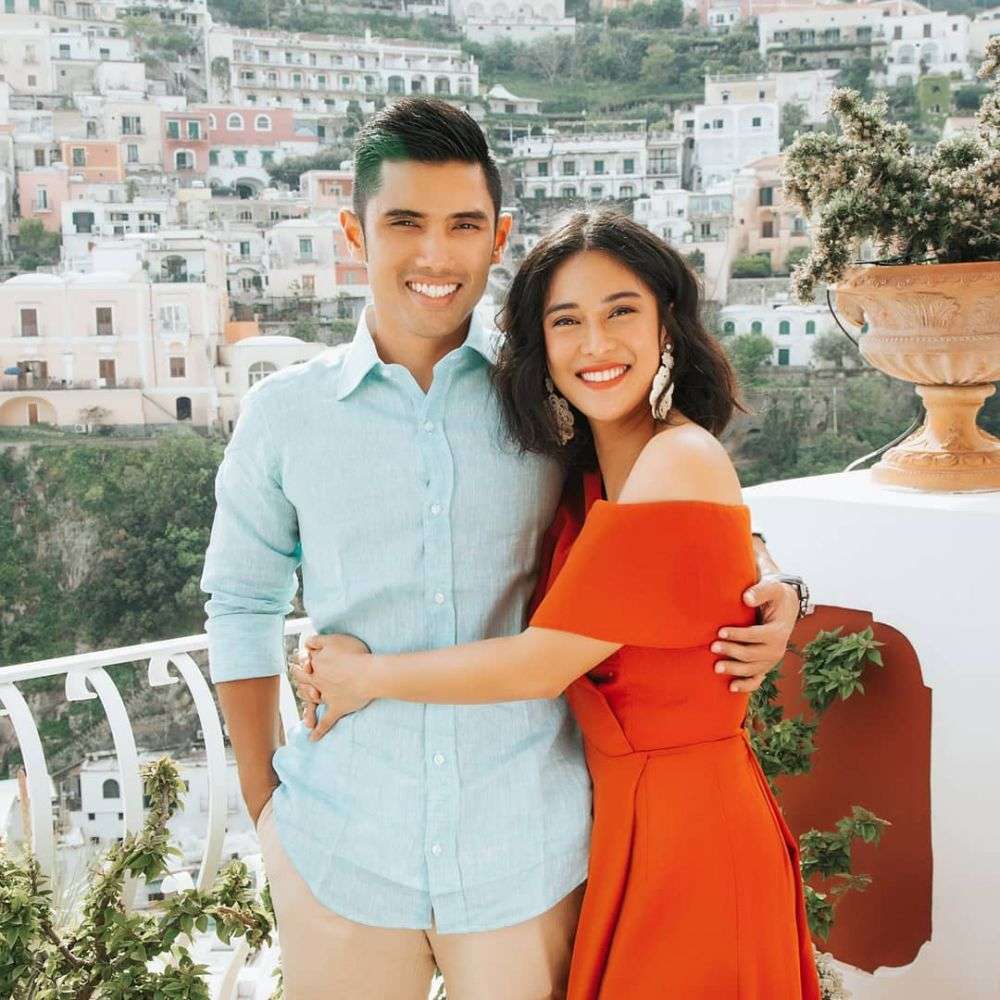 Dian Sastro dan Suami Liburan di Italia, Mesra Banget