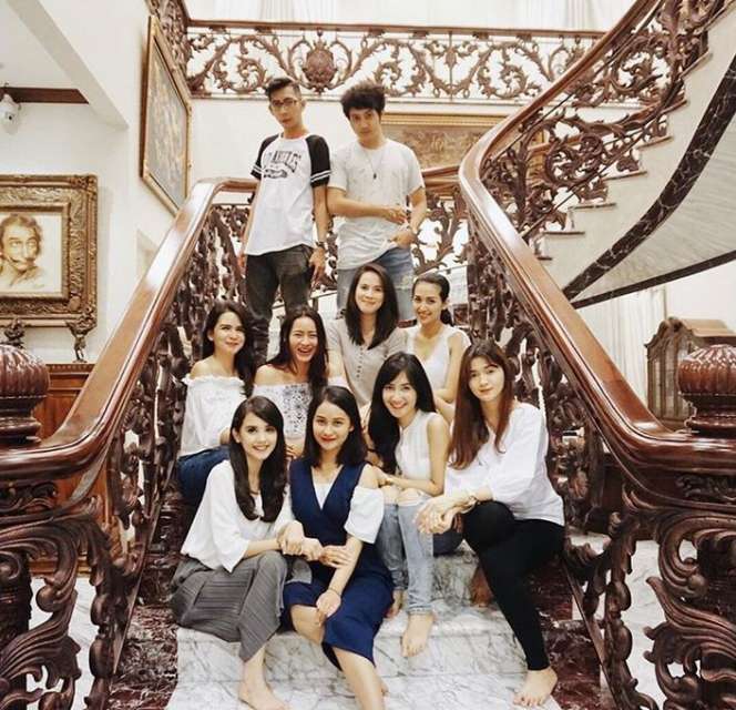 Dinikahi Pengusaha Kaya, Ini Rumah Mewah Aktris FTV Sylvia