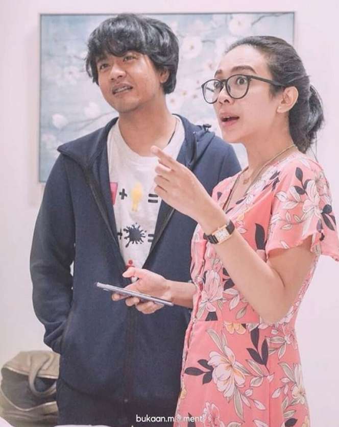 8 Tahun Nikah, Intip Potret Romantis Dea Ananda dan Suami