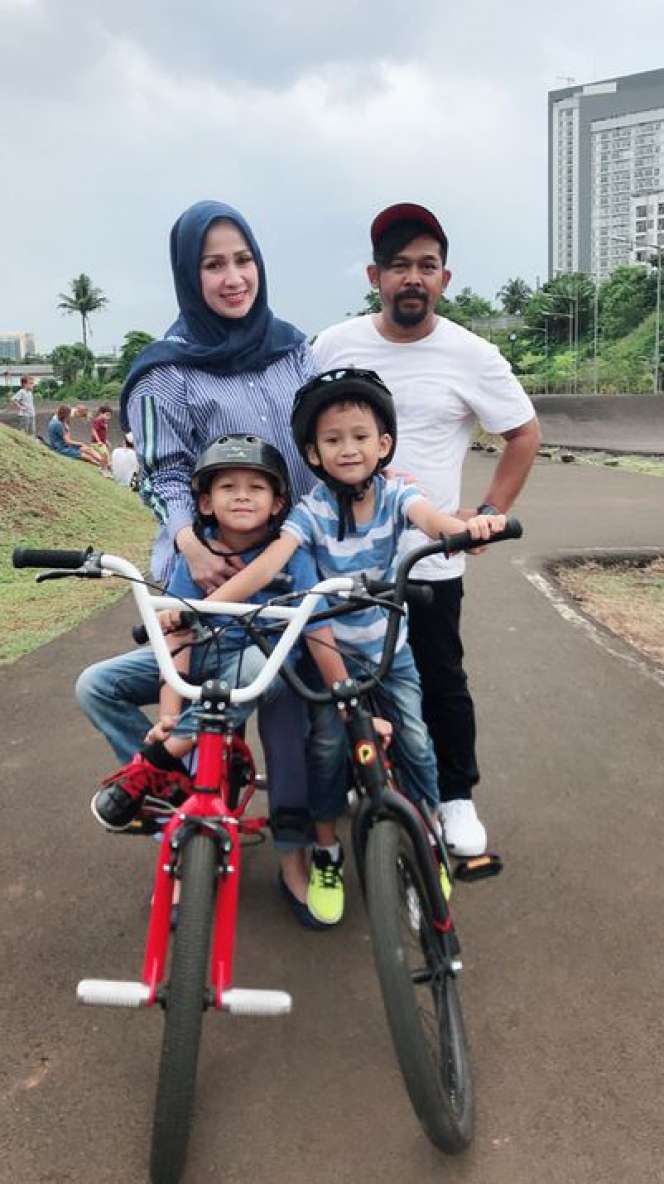 Tak Terekspos, Ini Pesona Kecantikan Istri Pelawak Bedu