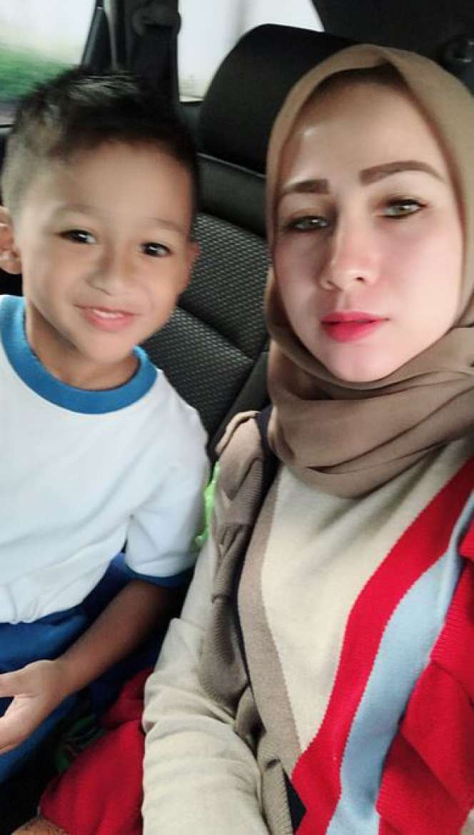 Tak Terekspos, Ini Pesona Kecantikan Istri Pelawak Bedu