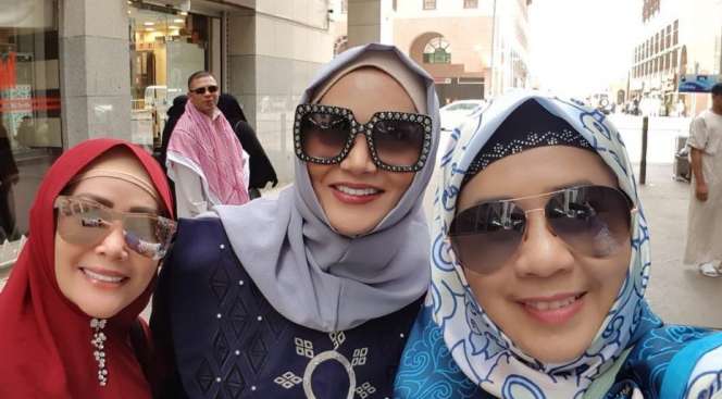 3 Seleb Cantik yang Umroh di Bulan Suci Ramadan