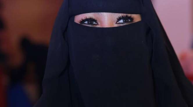 6 Seleb yang Putuskan Bercadar