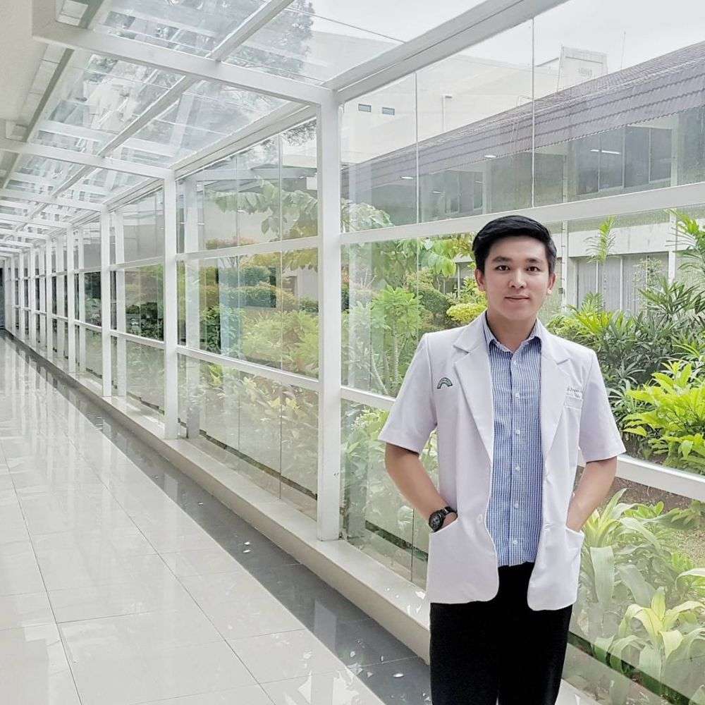 Pesona Ervan, Dokter Ganteng yang Makan Bareng Ayu Ting Ting