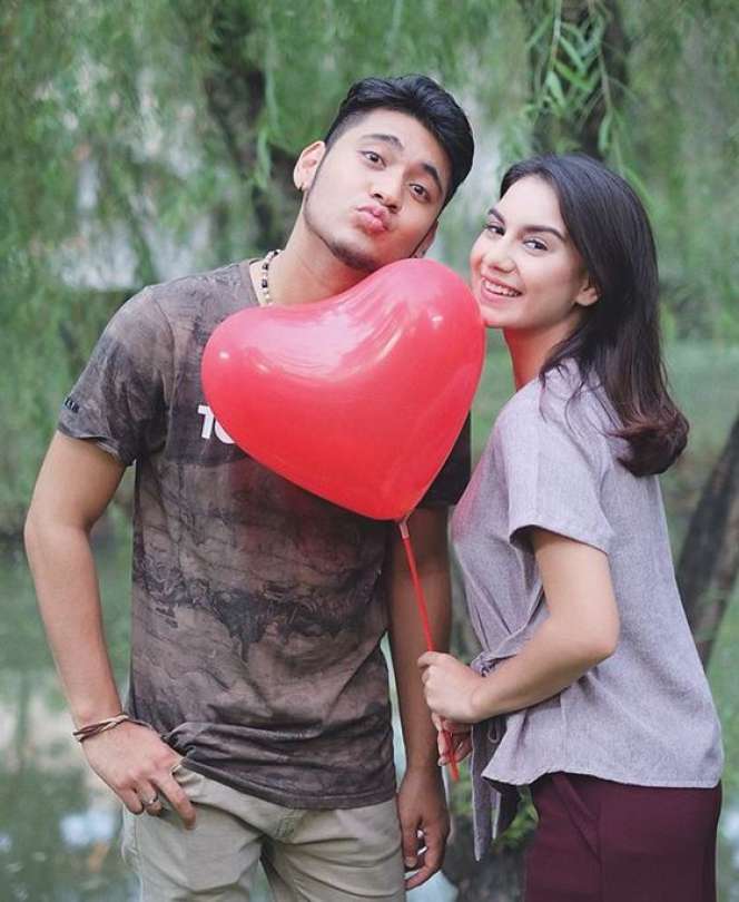 Beda Agama, 6 Seleb Ini Temani Kekasihnya Puasa