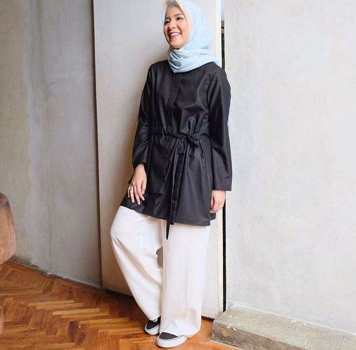 Gaya Busana 5 Artis Ini Jadi 'Kiblat' Fashion Hijab Netizen