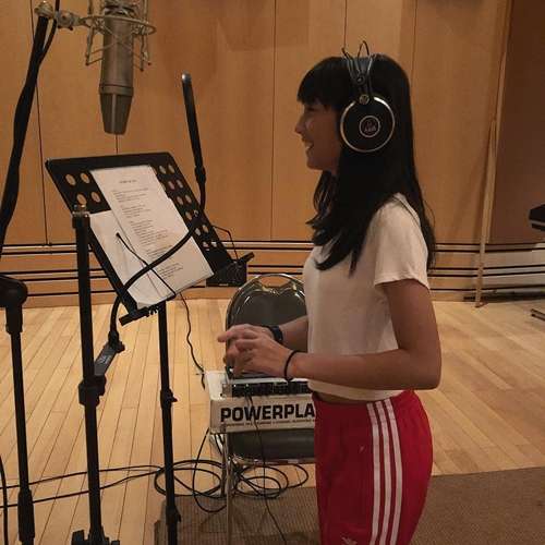 Chloe Xaviera, Keponakan Agnez Mo yang Curi Perhatian