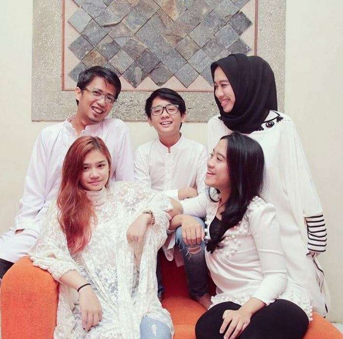 Tak Kalah Cantik, Ini Pesona Istri Mantan Suami Mulan Jameela