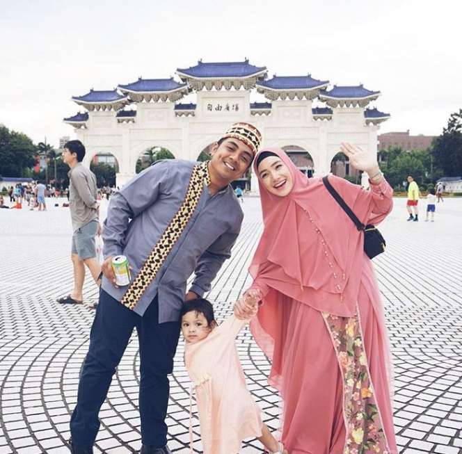 Romantisnya Riza Muhammad dan Istri, Jauh dari Gosip Miring