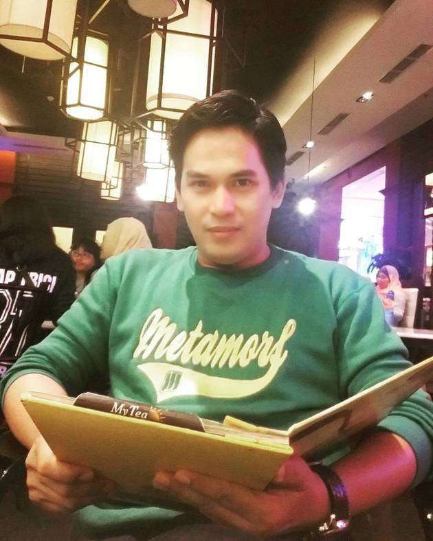 Ingat Si Culun Hendra 'OB'? Ternyata Punya Istri yang Cantik