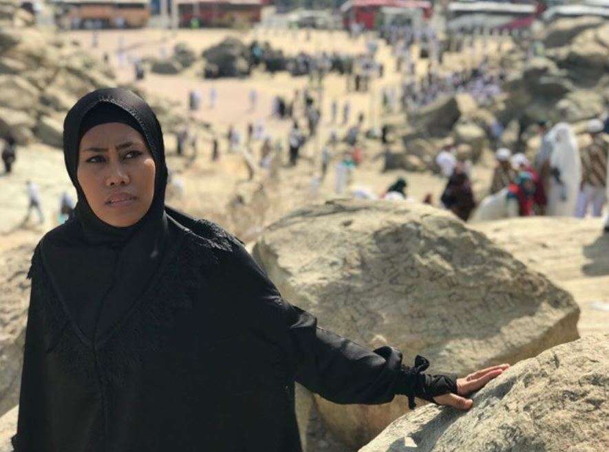 Dulu Dipandang Sebelah Mata, Ini Penampilan Baru Evi Masamba