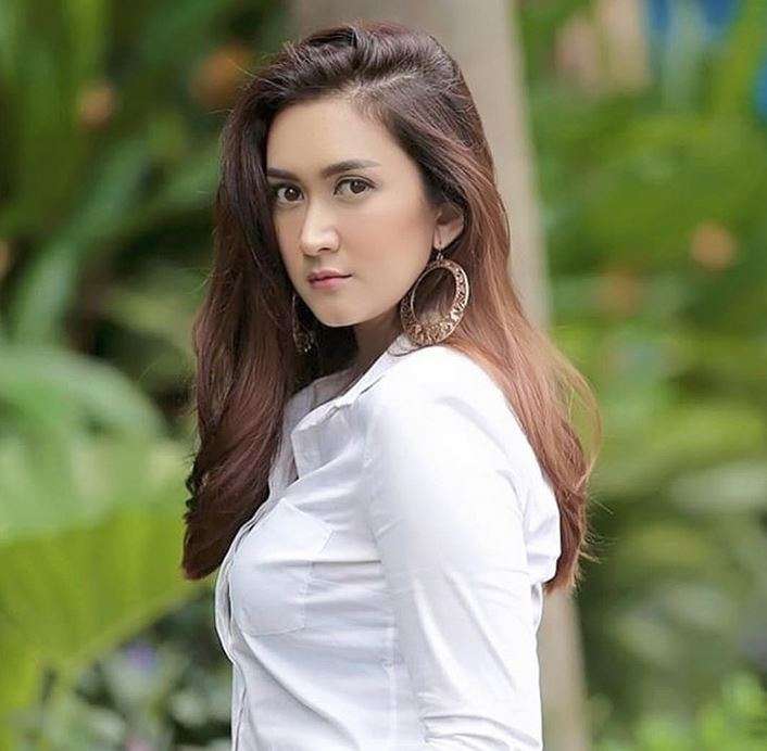 Cantik Alami, Penampilan Nafa Urbach Tanpa Make Up