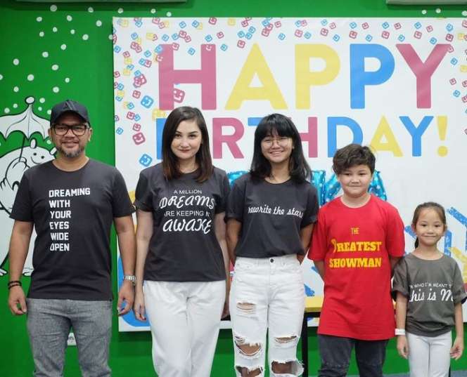 Davina, Putri Mona Ratuliu yang Modis dan Cantik