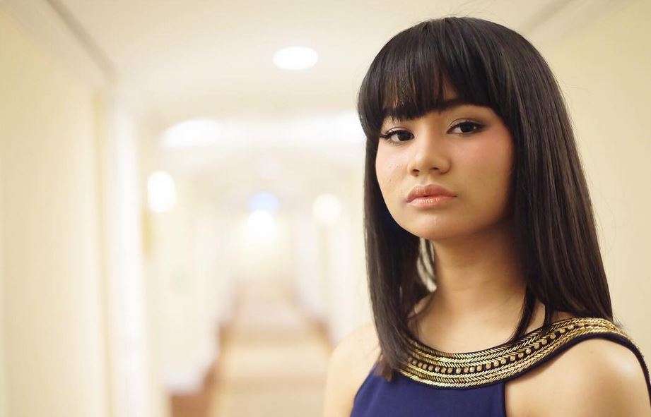 Davina, Putri Mona Ratuliu yang Modis dan Cantik
