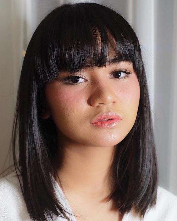 Davina, Putri Mona Ratuliu yang Modis dan Cantik