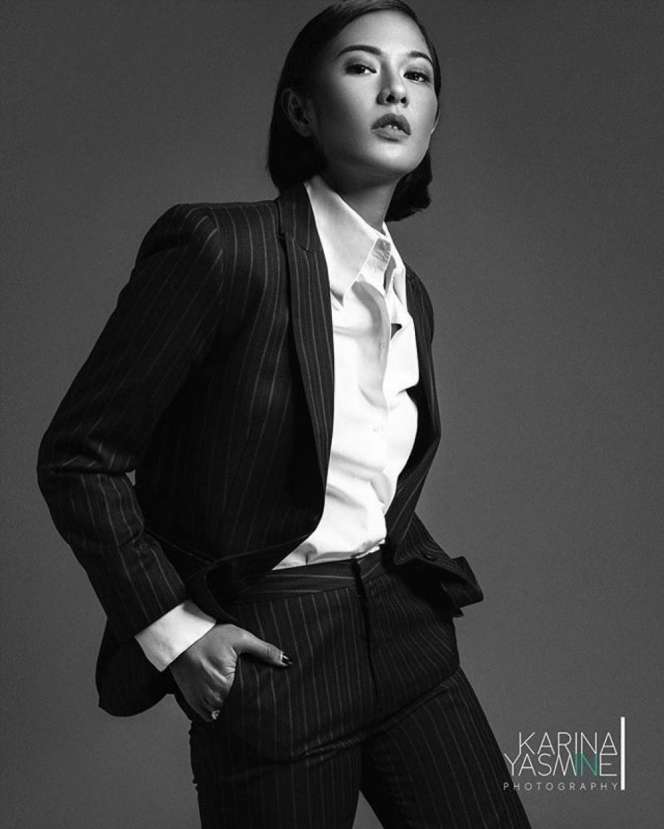 Bergaya Tomboy, Penampilan Dian Sastro Disorot