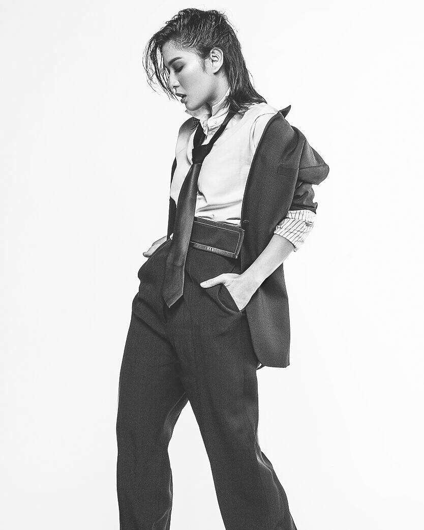 Bergaya Tomboy, Penampilan Dian Sastro Disorot