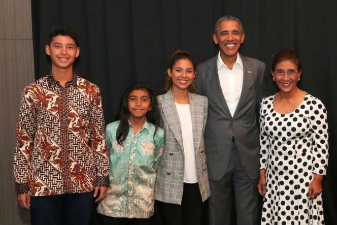Momen Kehangatan Menteri Susi dan Anak-anaknya