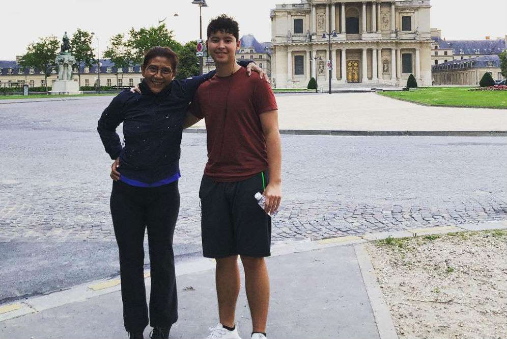 Momen Kehangatan Menteri Susi dan Anak-anaknya