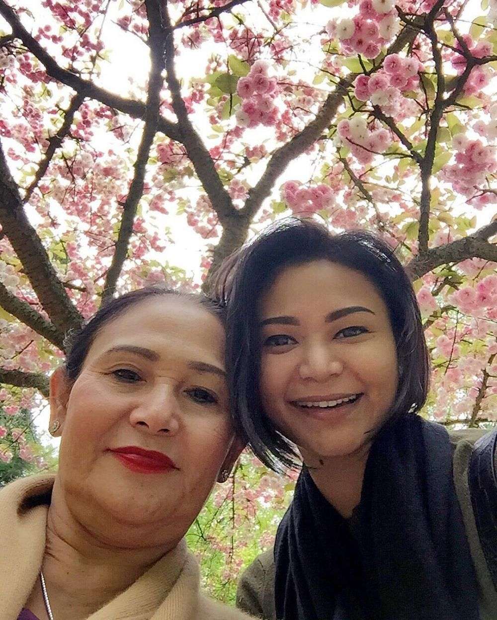 Tak Kalah Cantik, Ini Potret Adik Krisdayanti dan Yuni Shara