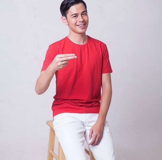 Pesona Surya Sahetapy, Putra Dewi Yull yang Ganteng 